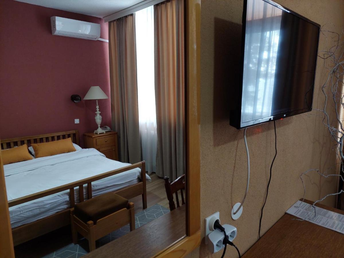 Lakeview Hotel And Resort Otesevo Экстерьер фото