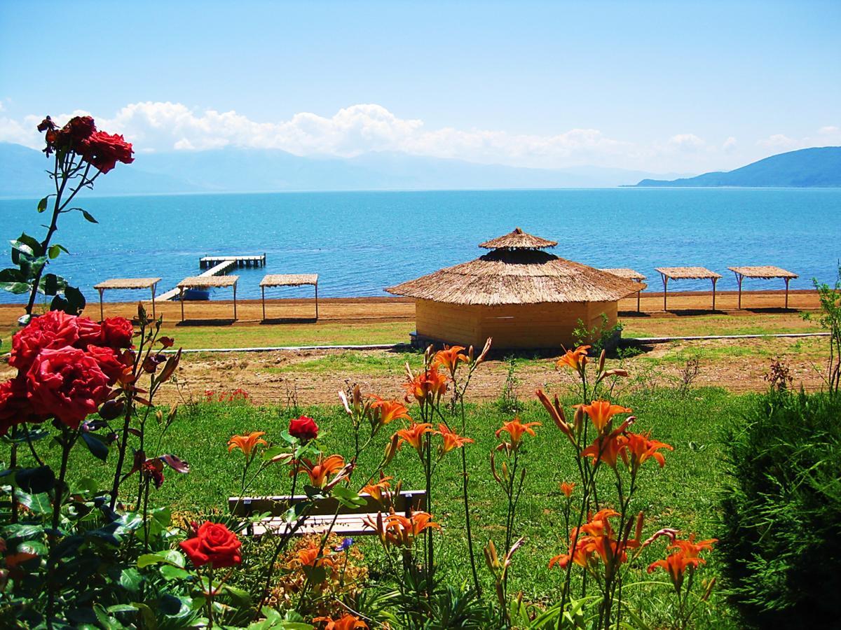 Lakeview Hotel And Resort Otesevo Экстерьер фото